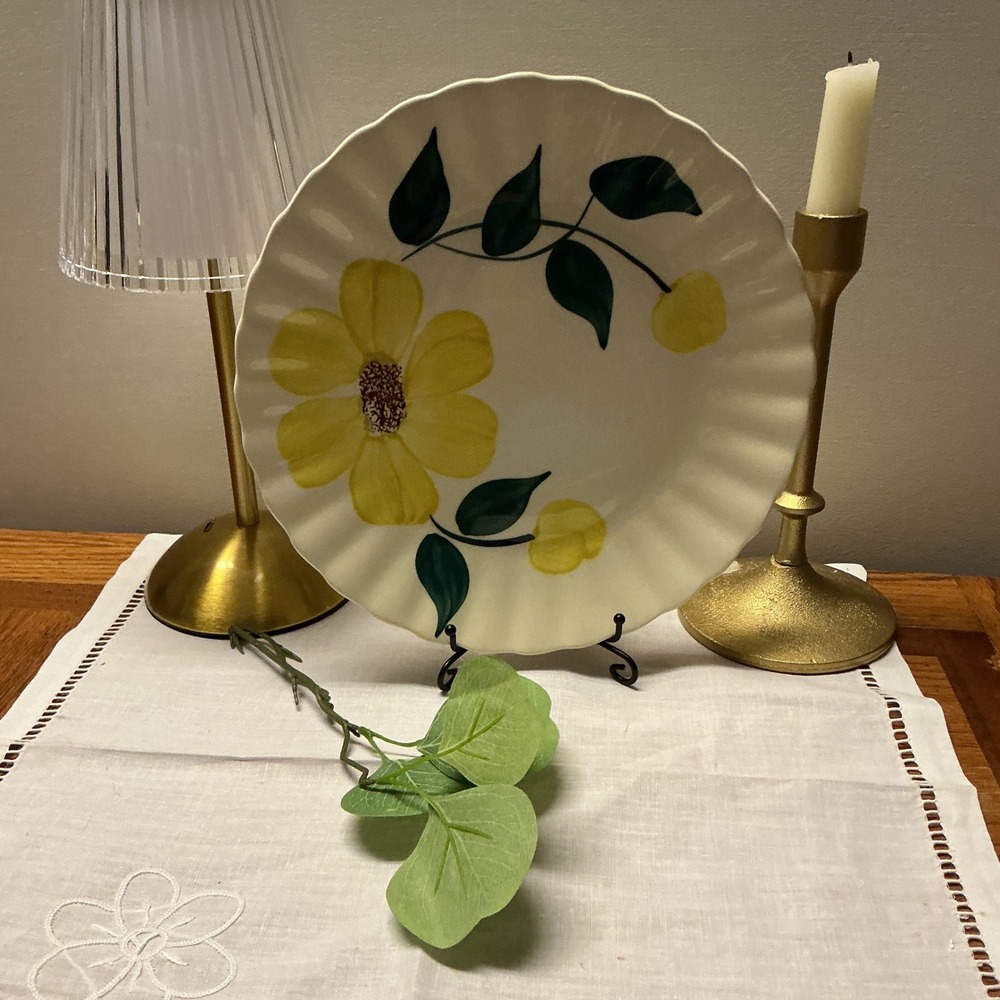 Blue Ridge Southern Potteries Hand Painted Yellow Flower Scalloped Dinner Plate